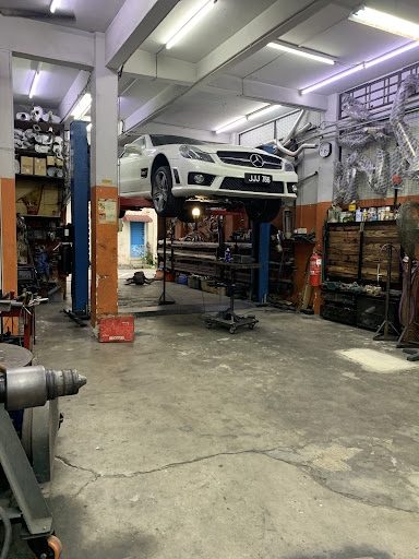 Team Orange Exhaust