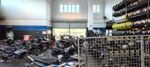 Dania Garage Empayar - Aksesori, Servis, Minyak Hitam, Repair & Tayar Motor Dania Garage Empayar - Aksesori, Servis, Minyak Hitam, Repair & Tayar Motor