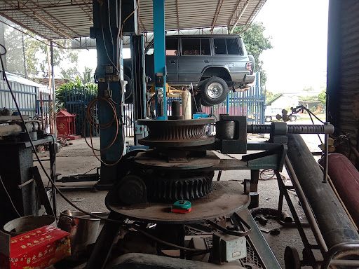 Hooi Lee Exhaust