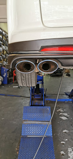 Kaki Exhaust