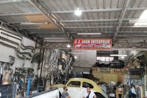KEDAI CERMIN BESAR KERETA EKZOS C.S CHEW ENTERPRISE